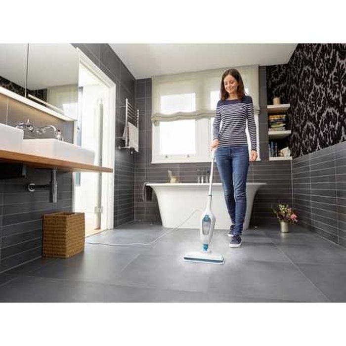 black_decker_1300w_steam_mop1