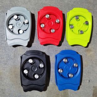 فتاحة علب المشروبات والزجاجات