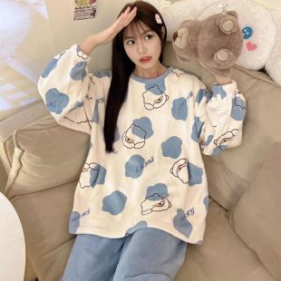 طقم بيجامة مخملية بتصميم Sleeping Bear للسيدات