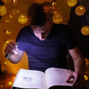 مصباح LED تلسكوبي قابل لإعادة الشحن - 4 أوضاع