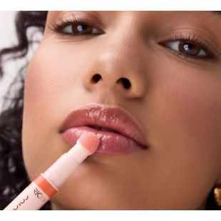 أحمر شفاه أويل Colour Cushion Juicy لون 020 Gloss Angeles من Catrice