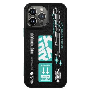 غطاء حماية Leatherette مع ستاند قابل للتمديد لهاتف iPhone 13 Pro Max من Skinarma