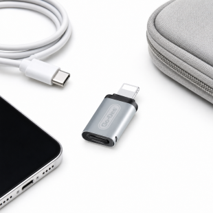 محول USB-C إلى Lightning لشحن ونقل البيانات من Go-Des