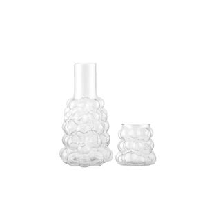 زجاجة بارفي مع كوب