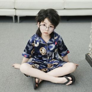 طقم بيجامة شورت صيفي من الحرير قطعتين بأكمام قصيرة ورسوم كرتونية للأطفال