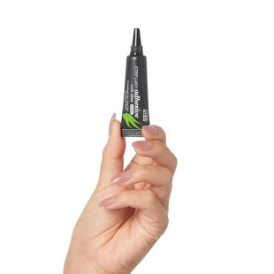 KISS Black Strip Lash Adhesive with Aloe Vera