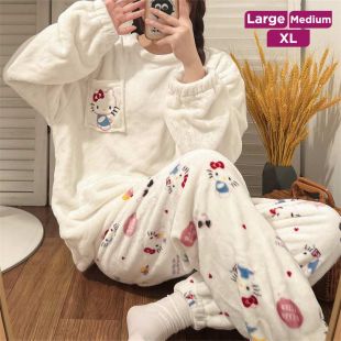 طقم بيجامة Hello Kitty مخملية دافئة للسيدات