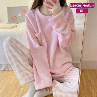 طقم بيجامة مربعات مخملية دافئة للسيدات