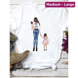 بلوزة بتصميم أنيق بأكمام قصيرة للأمهات