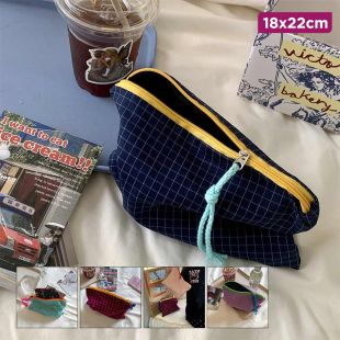 Luxury Women's Grid Makeup Storage Bag - 18 × 22 cm