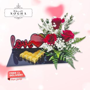 Sogha Acrylic Love Tray With 3 Roses And 10 Pcs Belgium Chocolate