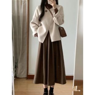 طقم ثلاث قطع أنيق للسيدات