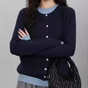 كارديجان أنيق بأزرار للسيدات