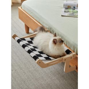 سرير معلق للقطط بنقشة مربعات