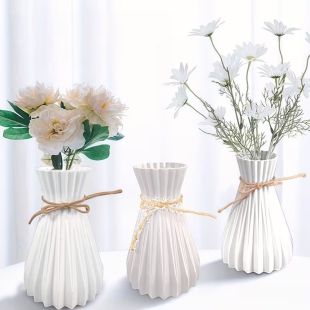 فازة ديكور بلاستيك مع حبل زينة 17×12 سم