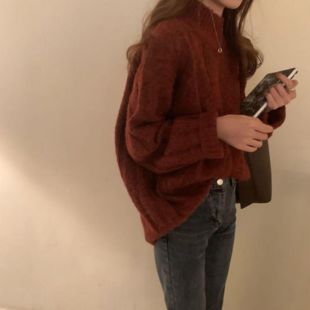 بلوفر فضفاض برقبة دائرية للسيدات