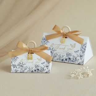 علبة هدايا زفاف بحلقة خشبية وميدالية 15 حبة