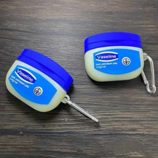 غطاء حماية بتصميم Vaseline لسماعات AirPods