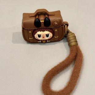 غطاء حماية مع سوار بتصميم Monster Bag لسماعات AirPods