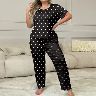 طقم بيجاما قلوب نصف كم وبنطلون قياس كبير للسيدات