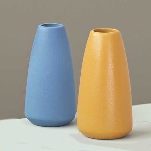 Small Ceramic Vase with Xiaomo Design