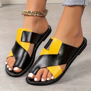 Fashionable Flat Slippers for Women
