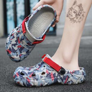 Lightweight Breathable Closed-Toe Slippers for Men