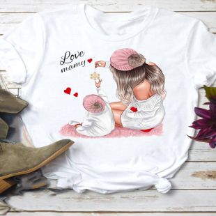 بلوزة بتصميم أنيق بأكمام قصيرة للأمهات