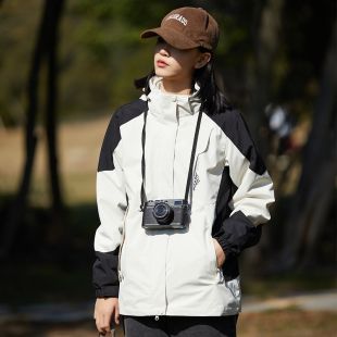 جاكيت خارجي متعدد الوظائف مقاوم للماء للنساء