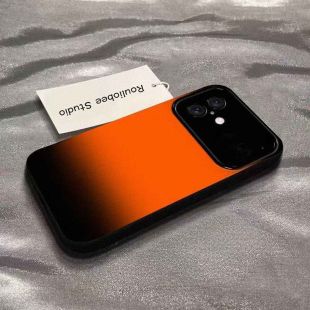 غطاء حماية  بلون متدرج أنيق لأجهزة آيفون