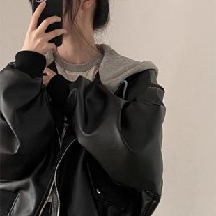 جاكيت دراجات نارية نسائي من الجلد المدبوغ والفراء الصناعي