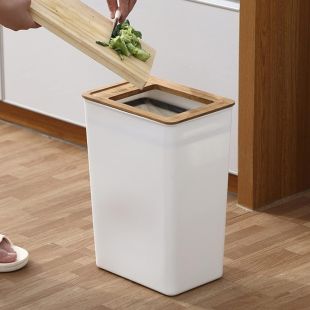 صندوق قمامة بغطاء - أبيض