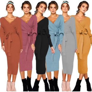 فستان قصير بأكمام طويلة وفتحة رقبة على شكل حرف V للسيدات